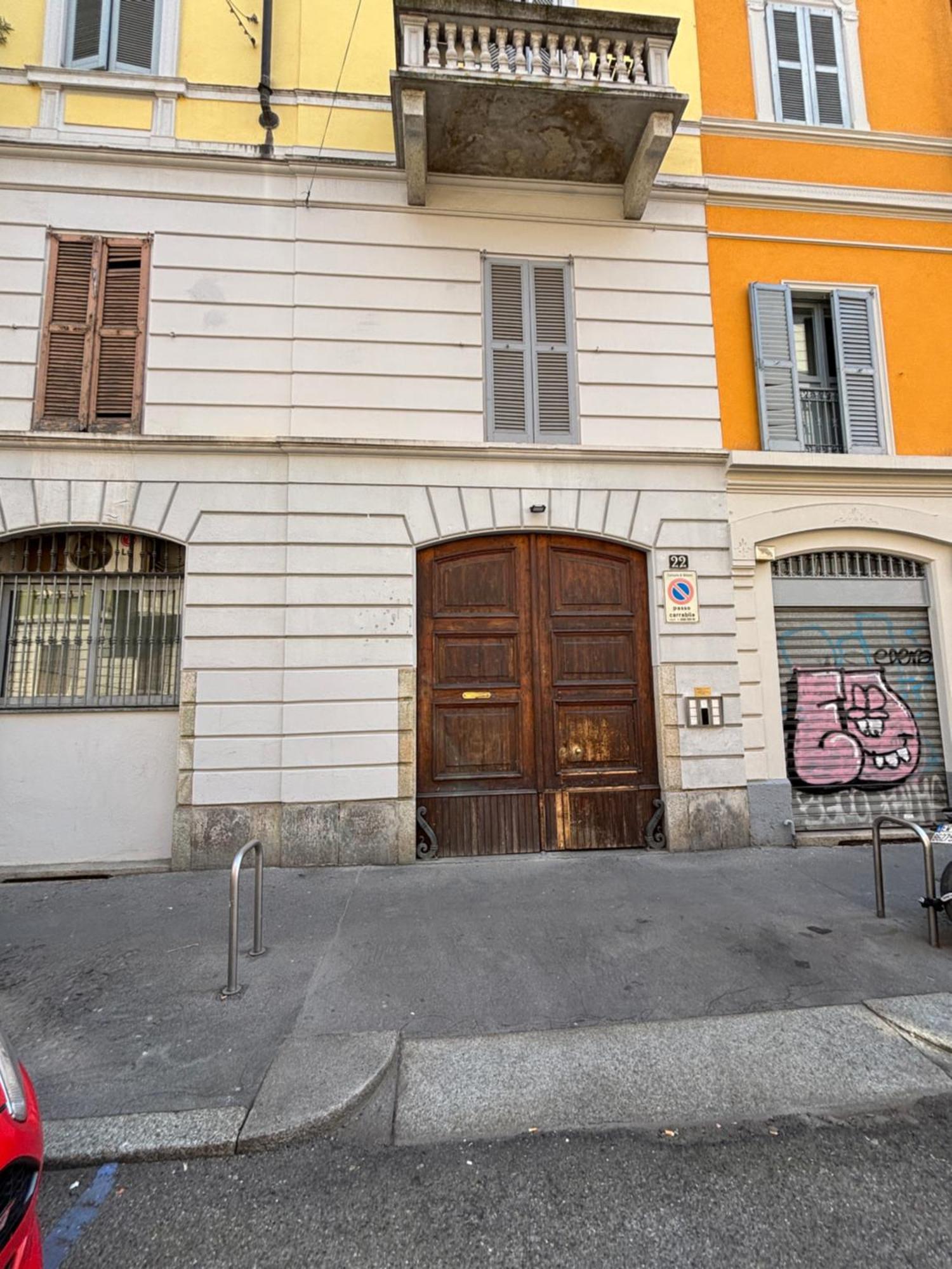 La Vecchia Milano-Les Nubles Vannucci - Il Ballatoio E Il Cortile Luaran gambar